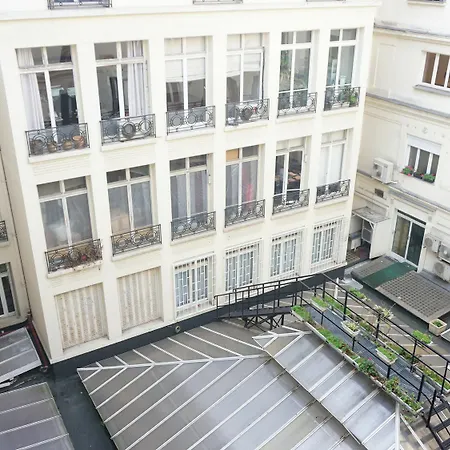 Champs Elysees 2 Pieces 8 Daire